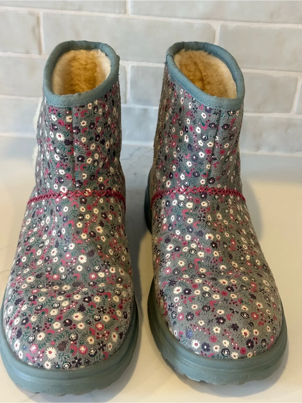 UGG Australia I love UGG kisses women's short pull-on floral boots Green Sz 9